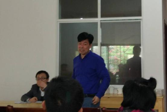 2017年半年度業(yè)務員工作總結(jié)會議