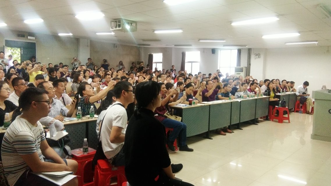 生物分會(huì)場(chǎng)，主講專家：九江市一中江雪青老師